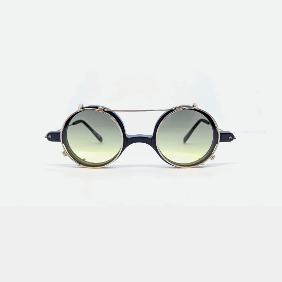 メガネの聖地・鯖江の技術が生んだ個性的なデザインのメガネ/サングラス「Sprung-Eyewear」（METRONOME-Tokyo）
