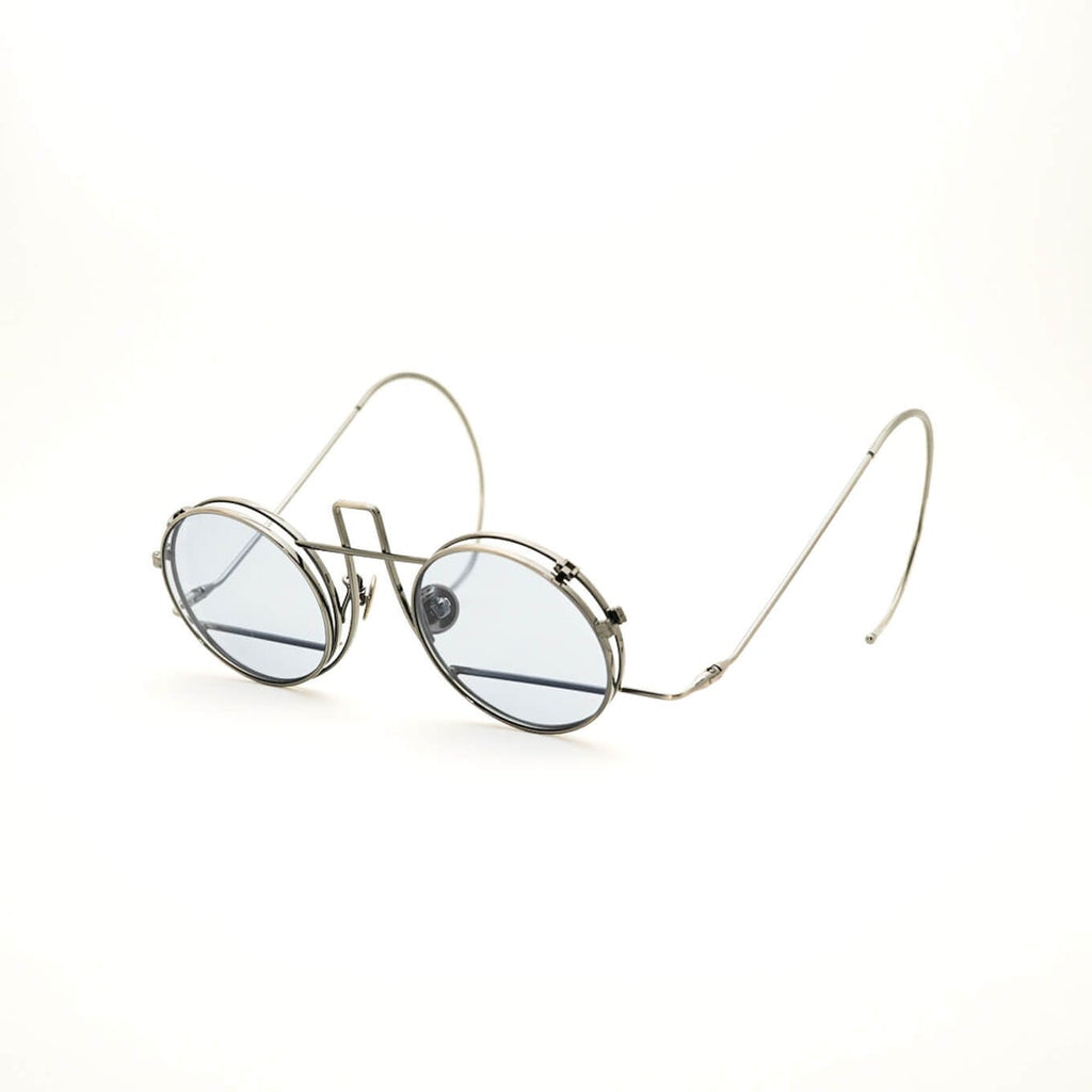 2022年流行りの丸型レンズのメガネ/サングラス。ズレにくい縄手巻きはクラシカルなデザインで世代を問わず好評です。 I METRONOME