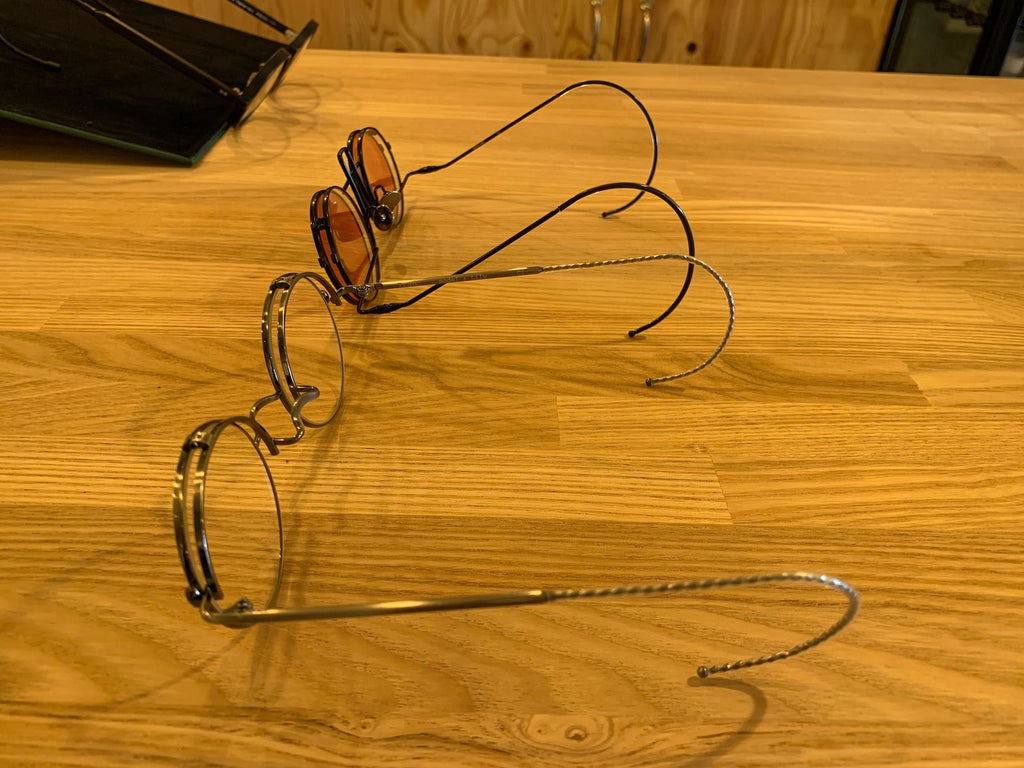 メガネ（眼鏡）・サングラスのネジ締めのお話 I METRONOME