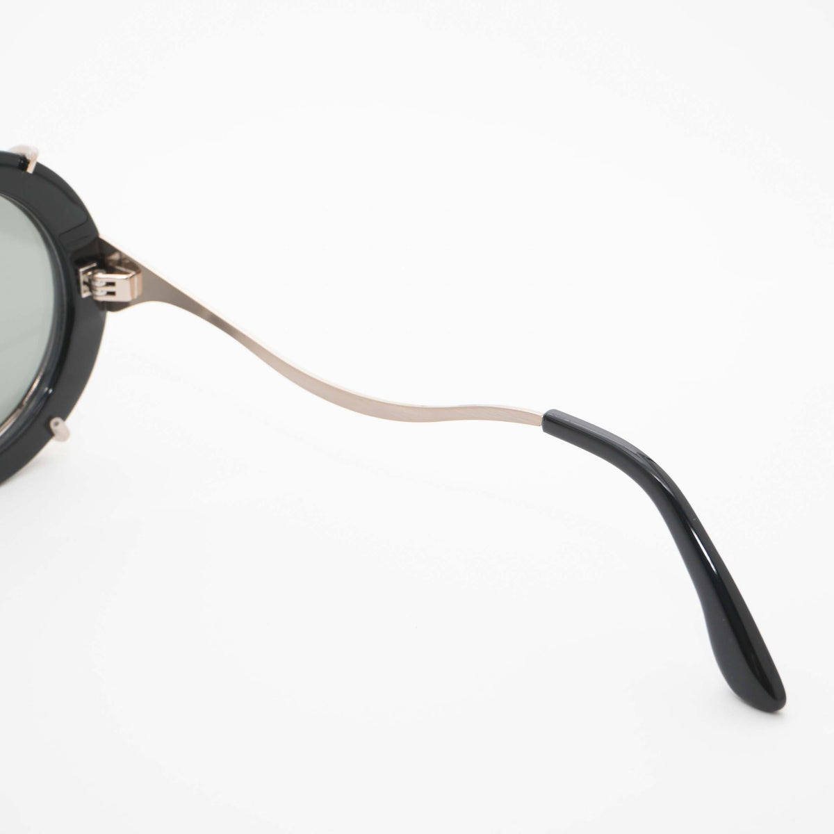 resonance_metronome_jasper_sunglass