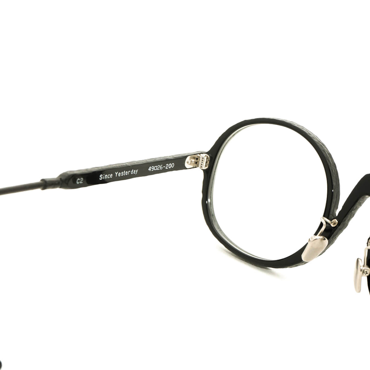 【アウトレット品】（METRONOME）Since Yesterday C2：MAT BLACK [ 大ぶりな丸型 / 縄手巻き / 度なし調光レンズ / チタン / レンズ交換可 ]