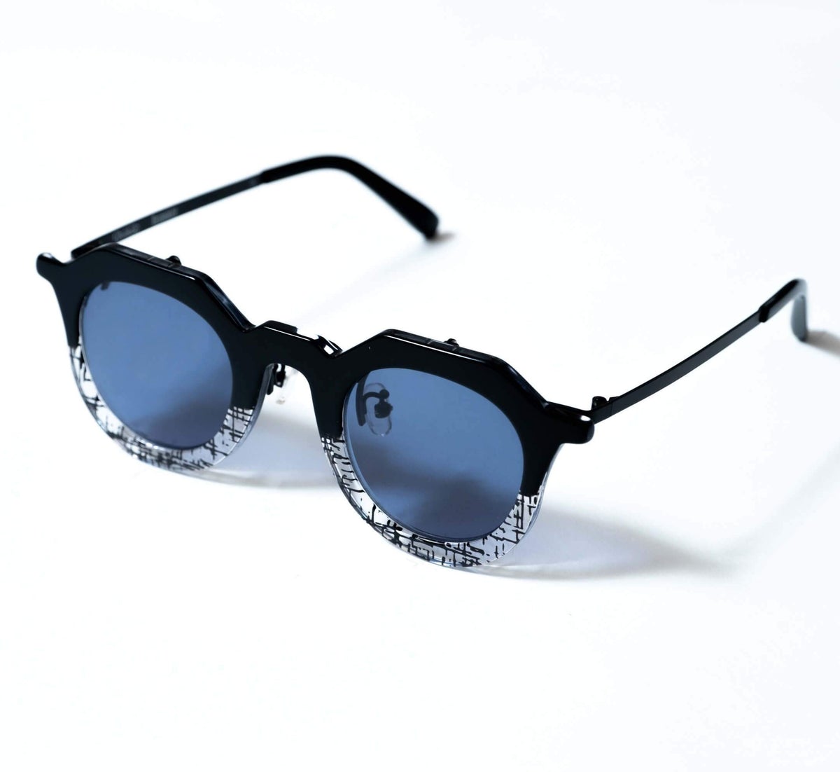 【アウトレット品】（DEVILOCK®︎ × Resonance）ATTITUDE C4：Half Black Check [ クラウンパント / 跳ね上げレンズ / ブルーライトカット / レンズ交換可 ]