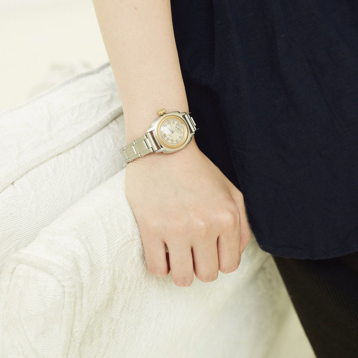 (Vague Watch Co.) Coussin Early Stainless Belt [ 골동품 시계 / 스테인리스 벨트 ]